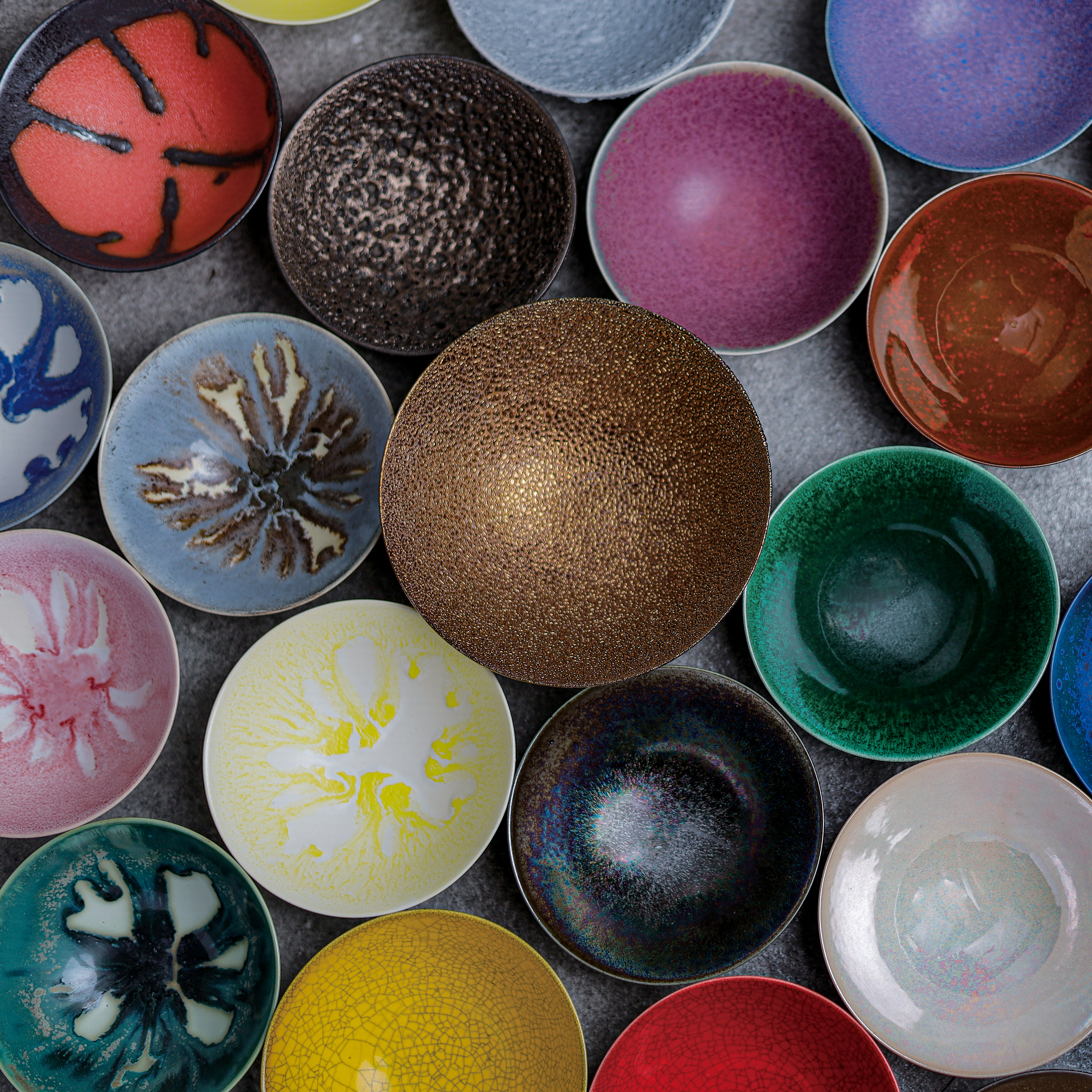 Bowl array · 22 glazes